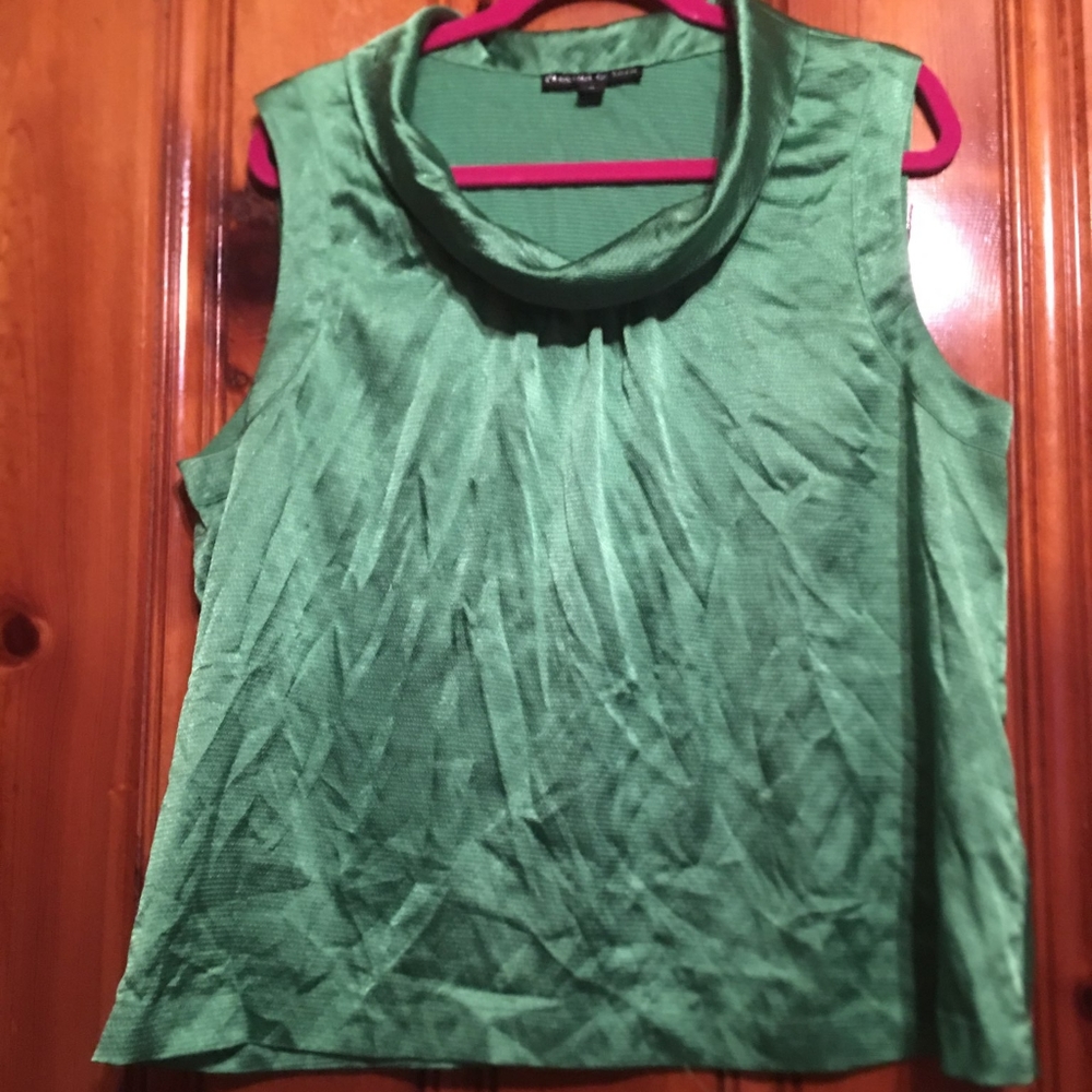Green sleeveless shirt